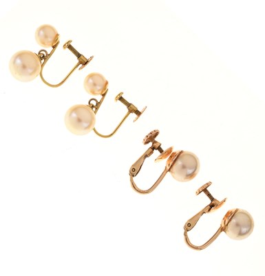 Lot 177 - Two pairs of pearl earrings