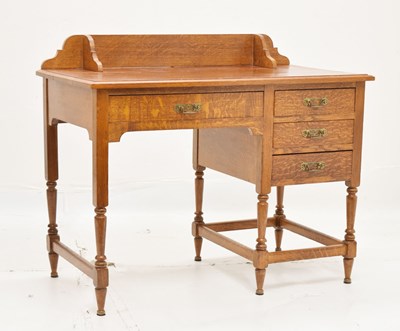 Lot 728 - Early 20th century small oak desk