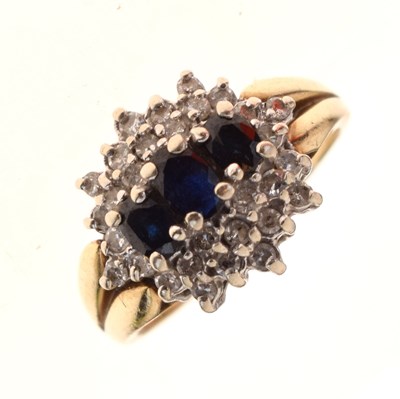Lot 38 - Sapphire and diamond cluster ring