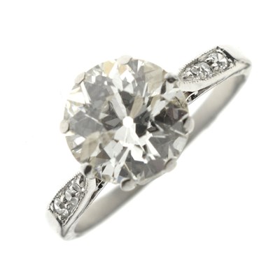 Lot 2 - Diamond solitaire ring