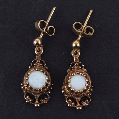 Lot 179 - 9ct gold opal drop earrings