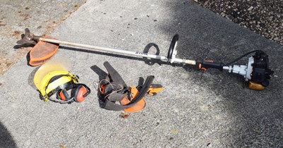 Lot 751 - Stihl FS86 petrol strimmer with accessories