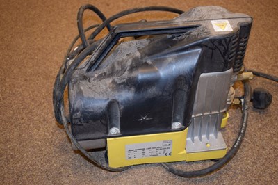 Lot 756 - Cosmo Air 1.5 Horse compressor and Cosmo CPW 104 nail gun