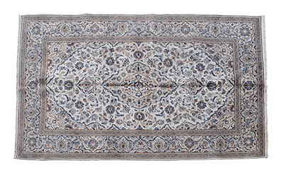 Lot 495 - Central Persian Kashan Carpet