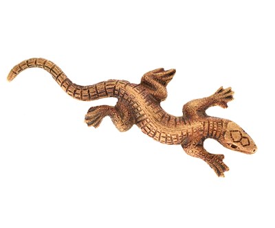 Lot 29 - Late 19th century yellow metal brooch modelled as a lizard