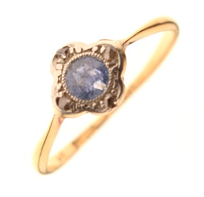 Lot 16 - Sapphire and rose cut diamond ring