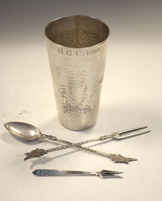 Lot 186 - Quantity of German white metal items to include; tumbler stamped 800
