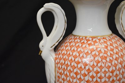 Lot 370 - 20th century Herend-style table lamp