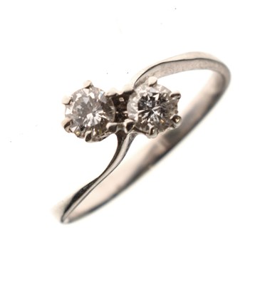 Lot 11 - Diamond 'Toi et Moi' two-stone ring