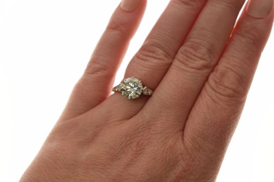 Lot 4 - Platinum and diamond solitaire ring