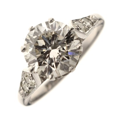 Lot 4 - Platinum and diamond solitaire ring