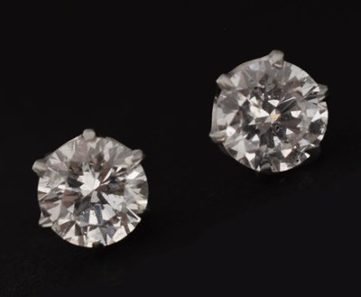 Lot 67 - Pair of diamond stud earrings