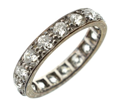 Lot 9 - Diamond eternity ring, seventeen old round brilliant cut diamonds