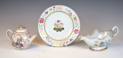 Lot 268 - 18th Century Chinese porcelain teapot and sauceboat plus plate