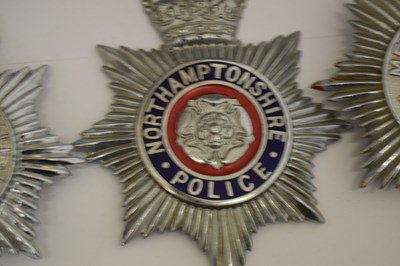 Lot 364 - Large collection of police uniform buttons and cap/helmet badges