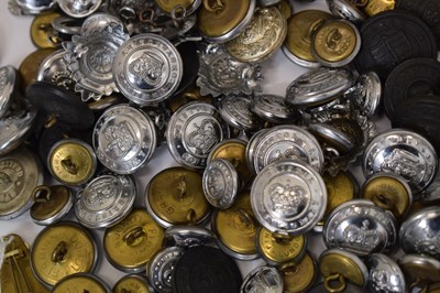 Lot 364 - Large collection of police uniform buttons and cap/helmet badges
