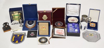 Lot 317 - Collection of presentational gifts to include paperweights, plaques, etc