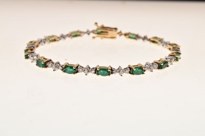 Lot 33 - Emerald and diamond bracelet