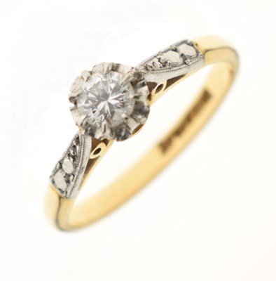 Lot 5 - Single stone diamond ring