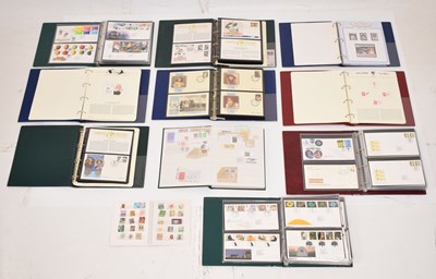 Lot 402 - Quantity of postage stamps covers to include Isle of Man numismatic, Benham, autographed covers, etc