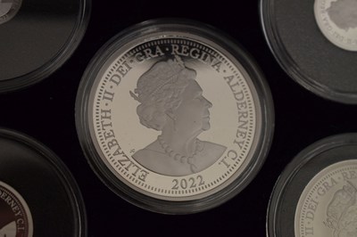 Lot 291 - Harrington & Byrne '2022 Platinum Jubilee Platinum 5-Coin Sovereign Collection'