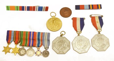 Lot 419 - Mixed collection of medals and medallions