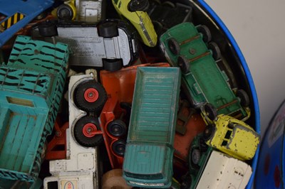 Lot 445 - Assorted group of diecast model vehicles and toy soldiers