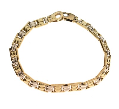 Lot 123 - 9ct two-colour gold fancy link bracelet