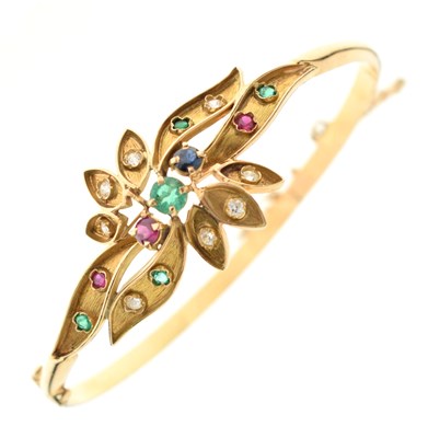 Lot 120 - Continental gem-set hinged bangle