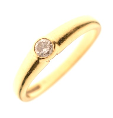 Lot 4 - 18ct gold diamond solitaire ring