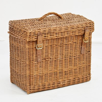 Lot 785 - Wicker picnic/wine hamper