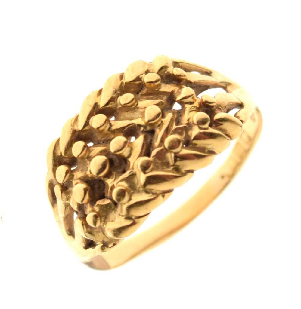 Lot 31 - 18ct gold wheatsheaf ring