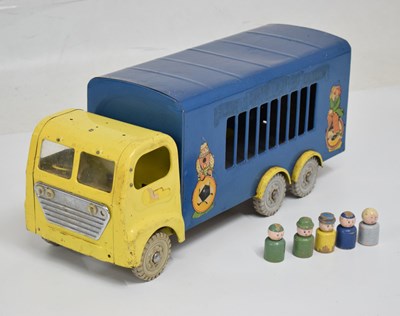 Lot 453 - Triang tin circus wagon