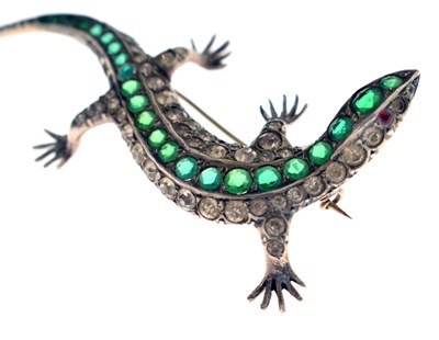 Lot 39 - Early 20th century paste set silver brooch modelled as a lizard