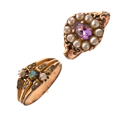 Lot 29 - Amethyst and simulated pearl 9ct rose gold cluster ring