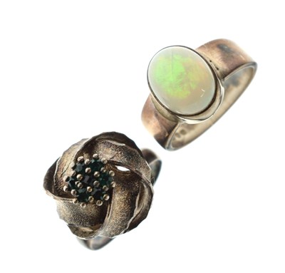 Lot 57 - Opal cabochon silver ring