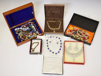 Lot 178 - Costume jewellery