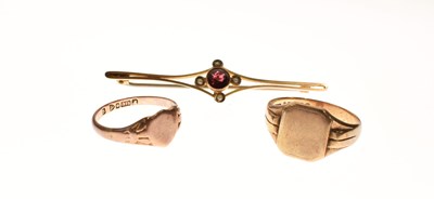 Lot 149 - Two 9ct gold signet rings, and an early 20th century bar brooch