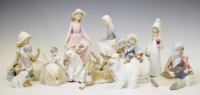 Lot 559 - Lladro - Group of eleven porcelain figures