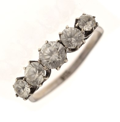 Lot 21 - Five-stone white gold ring