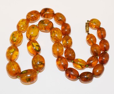 Lot 86 - Amber-type beaded necklace