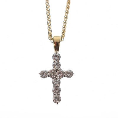 Lot 81 - Diamond cross pendant