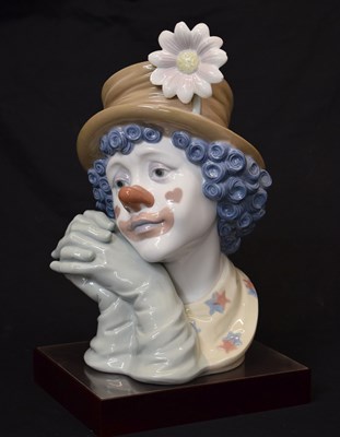 Lot 562 - Lladro - Large porcelain 'Melancholy' clown bust