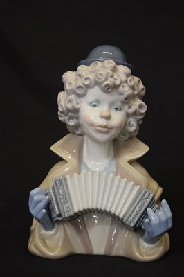 Lot 564 - Lladro - Porcelain 'Fine Melody' clown bust