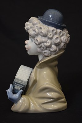 Lot 564 - Lladro - Porcelain 'Fine Melody' clown bust
