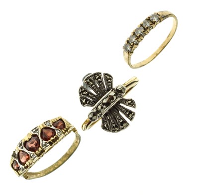 Lot 70 - Marcasite 9ct gold and silver dress ring