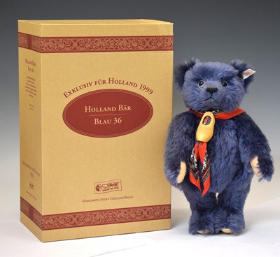 Lot 525 - Steiff - Limited edition 'Holland Bear', 1999