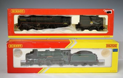 Lot 494 - Hornby - Two boxed 00 gauge railway trainset locomotives