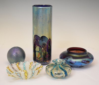 Lot 543 - Small quantity of art glass