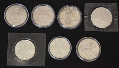 Lot 279 - Five 1oz silver ingots and two Philharmoniker 1,50 euro coins